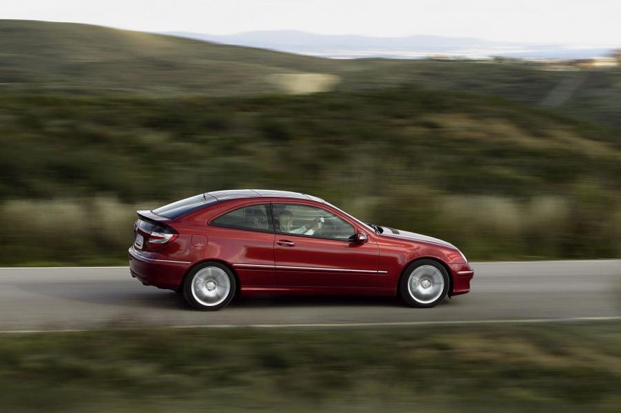  Mercedes-Benz C-Class Sportcoupe 2002 года  (фото 28 из 44)